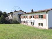 Großes Anwesen auf einem Grundstück von 3'200 m2...