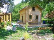 Großes Baugrundstück mit charmantem Gartenhaus in...