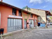 Großes bewohnbares Dorfgebäude sollen in Gilly umgebaut...