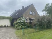 Großes Einfamilienhaus mit Halle Blockhaus, weiteren... Großes Einfamilienhaus mit Halle Blockhaus, weiteren...