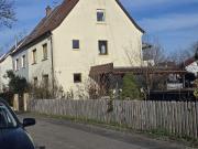 Großes Einfamilienhaus mit Garten sucht neuen Eigentümer!