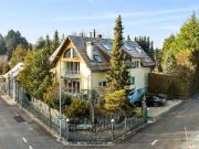 Großes Einfamilienhaus mit Pool