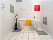 Großes Haus in Ruhelage mit Garten, Balkonen und Garage...