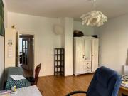 Großes möbliertes sonniges Zimmer in FU Nähe an Frau zu...