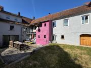 Großes Reihenmittelhaus mit schönem Innenhof im Zentrum...