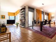 GROSSES UND HELLES EINFAMILIENHAUS MIT SEEBLICK