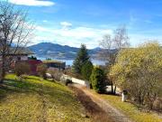 Großes Wohnhaus auf über 3.800m² Grund mit Seeblick –...