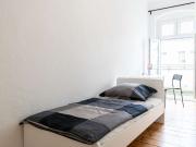 Großes Zimmer in 4 Zimmer Wohnung in Treptow Köpenick
