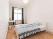 Großes Zimmer zur Miete in einer Wohnung mit 5...