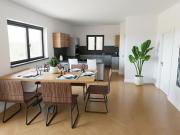 Großflächiges Wohnhaus in Entwicklung Jetzt selbst...