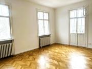 Großräumige 5 Zimmerwohnung im klassischen Altbau