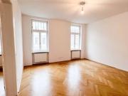 GROSSZÜGIG GESCHNITTENER 2 ZIMMER ALTBAU IN TOLLER LAGE