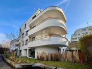 GROSSZÜGIG UND HELL MIT KLEINEM GARTEN