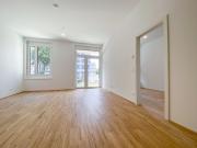 großzügige 2 Zimmer Wohnung mit extra Kochnische, Balkon