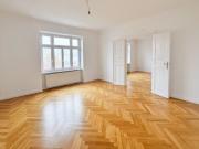 Großzügige 3 Zimmer Altbauwohnung mit 2 Balkonen in...