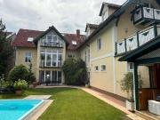 Großzügige 3 Zimmer Altbauwohnung mit Balkon und Pool 122m²