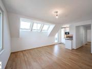 Großzügige 3 Zimmer Dachgeschosswohnung mit Balkon &...