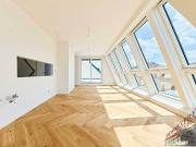 Großzügige 3 Zimmer DG Wohnung mit 41 m² Terrasse...