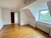 Großzügige 3 Zimmer DG Wohnung mit Gäste WC in Essen...