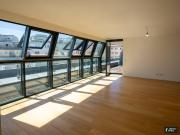 Großzügige 3 Zimmer Wohnung mit Dachterrasse im 2....