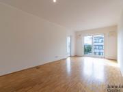 Großzügige 3 Zimmer Wohnung mit Loggia und Terrasse in...