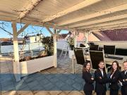 Großzügige 3 ZKB mit Dachterrasse und Pool, inklusive...