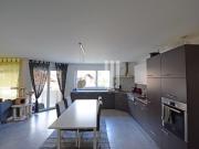 Grosszügige 4.5 Zimmerwohnung im 2. OG