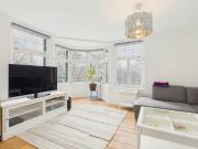 Grosszügige 4.5 Zimmerwohnung zur Wohn oder...