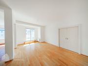 Großzügige 4 Zimmer Altbauwohnung mit Terrasse
