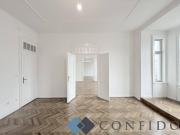 Großzügige 4 Zimmer Altbauwohnung mit verglaster Veranda...