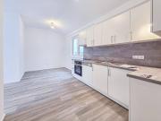 Großzügige 4 Zimmer Wohnung mit 129 m² und Dachterrasse...