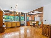 Großzügige 4 Zimmer Wohnung mit 2 Balkonen in zentraler Lage