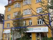 Großzügige 5 Zimmer Altbauwohnung mit Terrasse