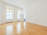 Großzügige AltbauWohnung mit traumhafter Raumhöhe