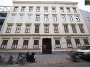 Großzügige Altbauwohnung – Top Investment beim...