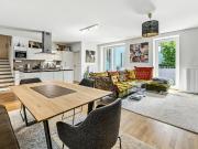 GROßZÜGIGE ca. 121 m² WOHNUNG MIT RUHIGER LOGGIA INS...