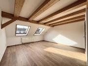 Großzügige Dachgeschosswohnung mit Tageslichtbad