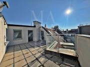 Großzügige Dachterrassenmaisonette beim Lycee Francais