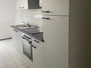 Großzügige DG 2 Zimmer mit Wannenbad, EBK und Stellplatz...