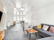 Großzügige DG Wohnung zentral gelegen in Rhein Nähe, mit...