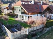 Großzügige Erdgeschoßwohnung in einer Landhausvilla mit...