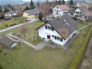 Großzügige freistehende Villa mit großem Garten