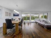 Grosszügige Gartenwohnung stilvoll und modern