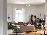 Großzügige, helle 124m2 Altbauwohnung letzter Liftstock...