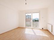 Großzügige, helle Familienwohnung mit Balkon nahe...