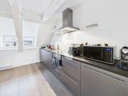 Grosszügige, möblierte 2.5 Zimmer Maisonette Wohnung in...