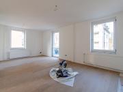 Grosszügige, renovierte 2.5 Zimmer Wohnung mit Balkon Grosszügige, renovierte 2.5 Zimmer Wohnung mit Balkon