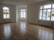 GROSSZÜGIGE SCHÖNE ALTBAUMIETE