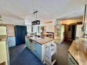 GROSSZÜGIGE VILLA IN BOCKFLIEß MIT 11 ZIMMER, POOL,...