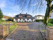 Großzügige Villa mit vielseitigen Nutzungsoptionen – 2...